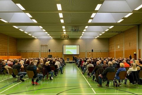 Die sehr gut besuchte Informationsveranstaltung in der Schwarzwaldhalle Birkenfeld