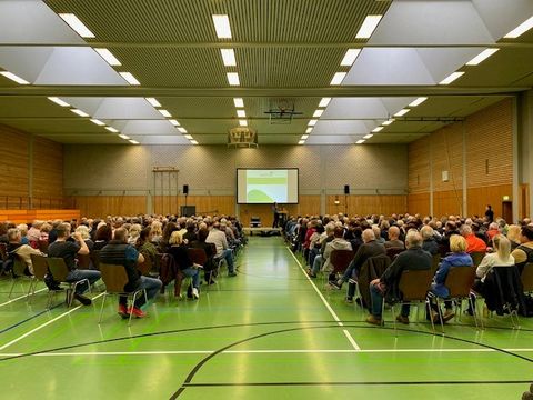 Die sehr gut besuchte Informationsveranstaltung in der Schwarzwaldhalle Birkenfeld