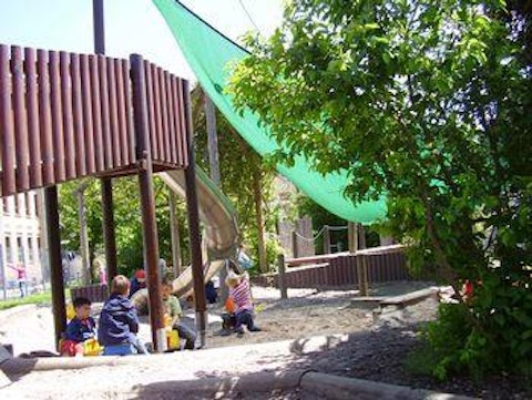 Kindergarten "St. Klara" - Außenbereich mit viel Platz zum Toben